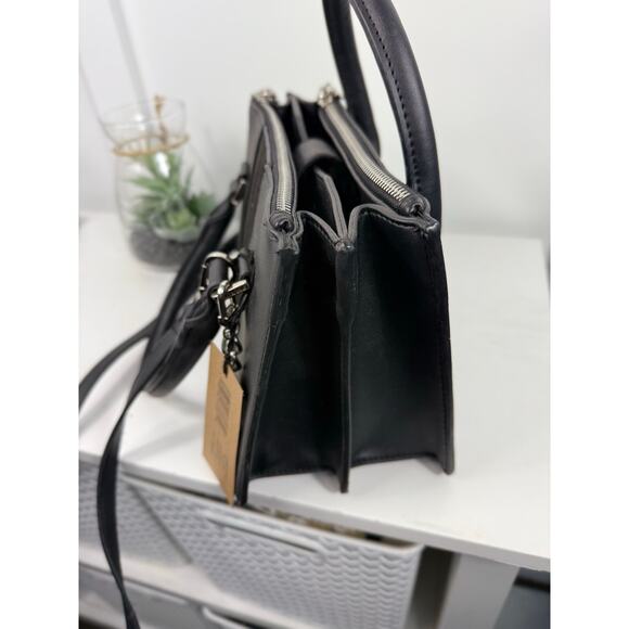 Beautiful NWTs Steve Madden Purse - Picture 2 of 13